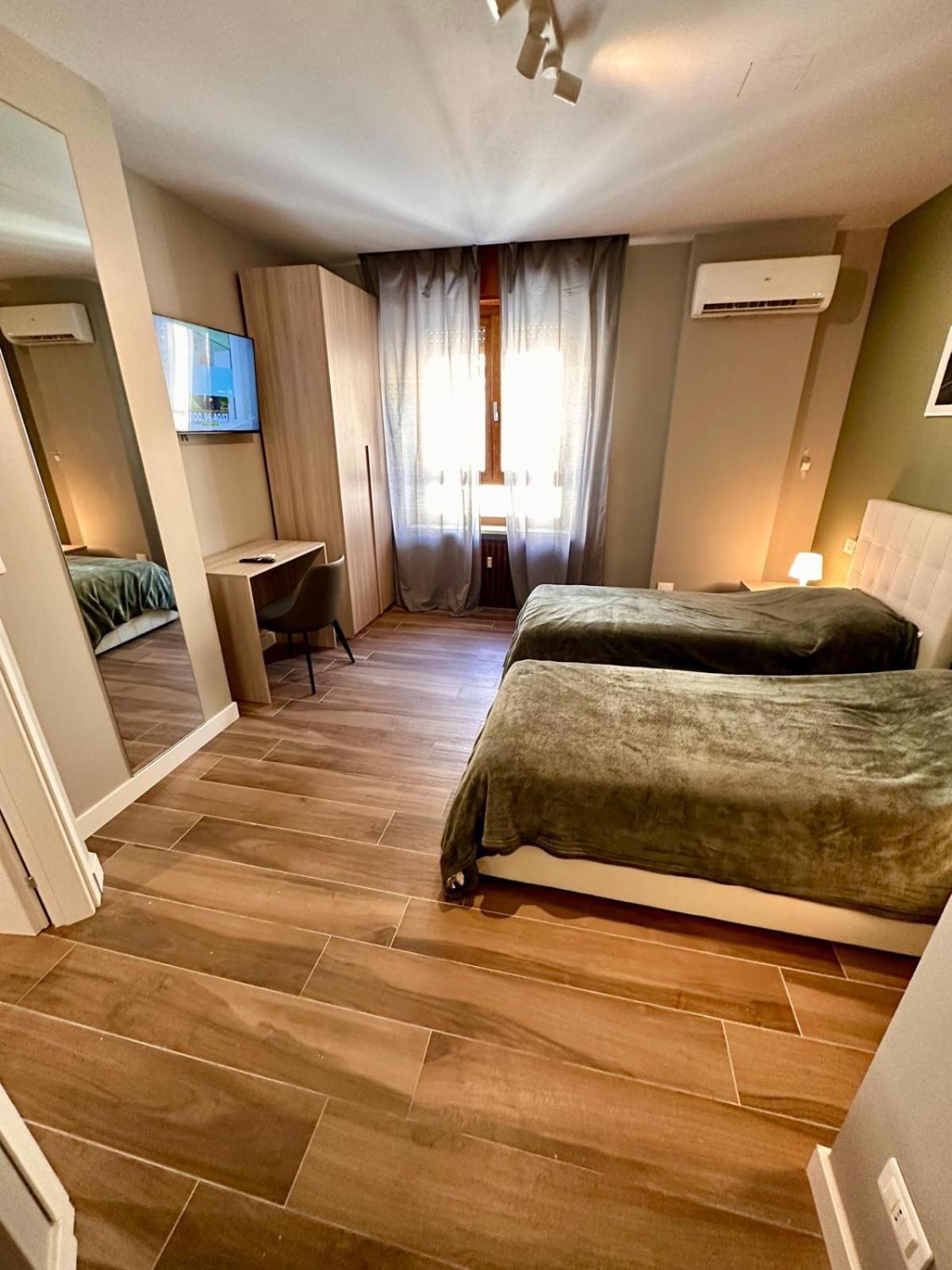 Hh Hermoso Housing Alessandria Exteriör bild